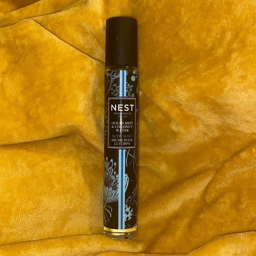 Nest New York ocean mist and coconut water travel spray